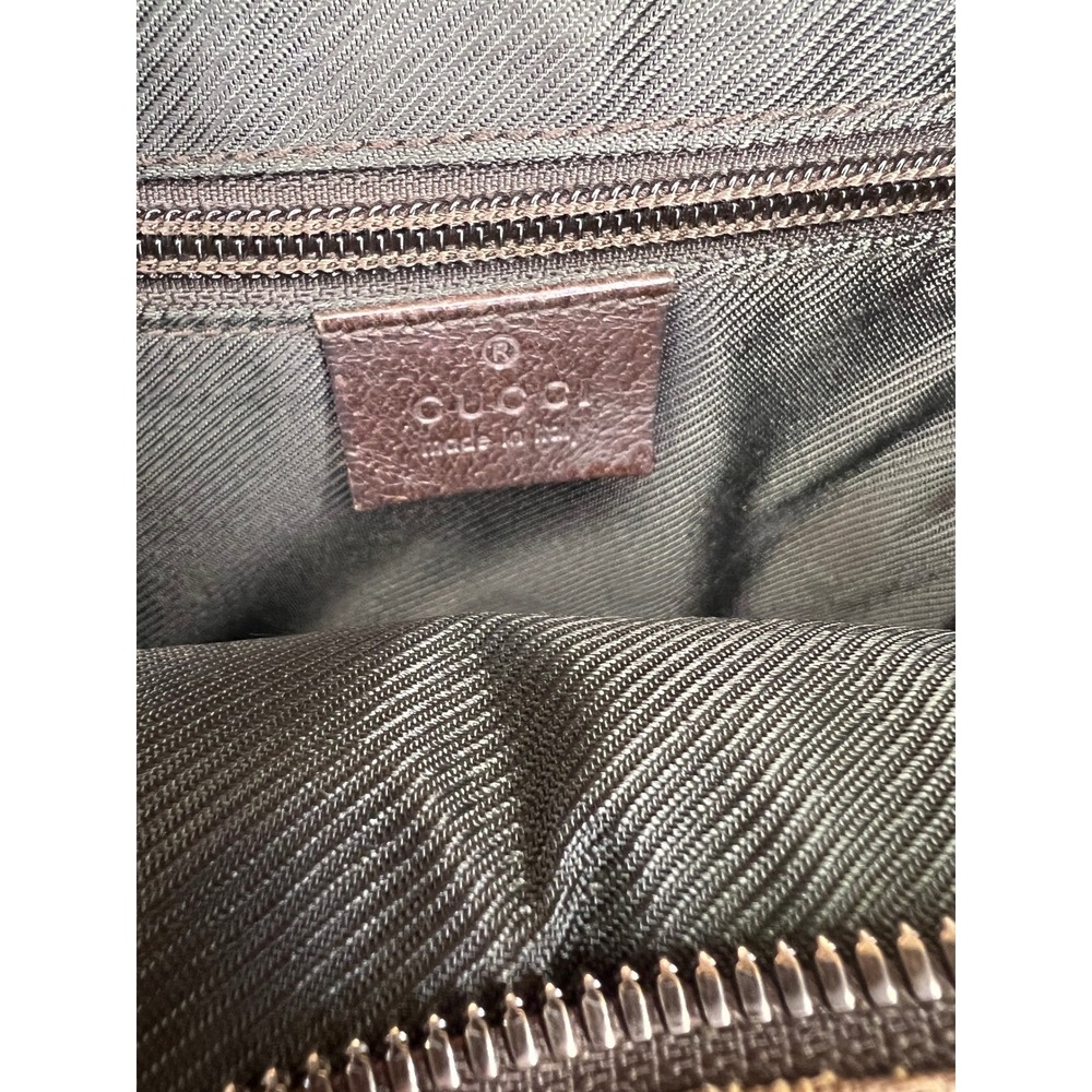 Gucci GG Canvas Messenger Bag - Picture 5 of 9